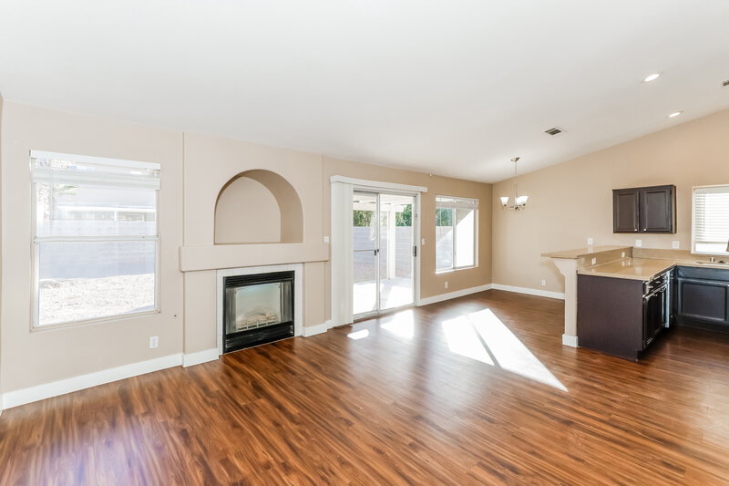 1,930/Mo, 925 Sunnyfield Way Henderson, NV 89015 Living Room View 2