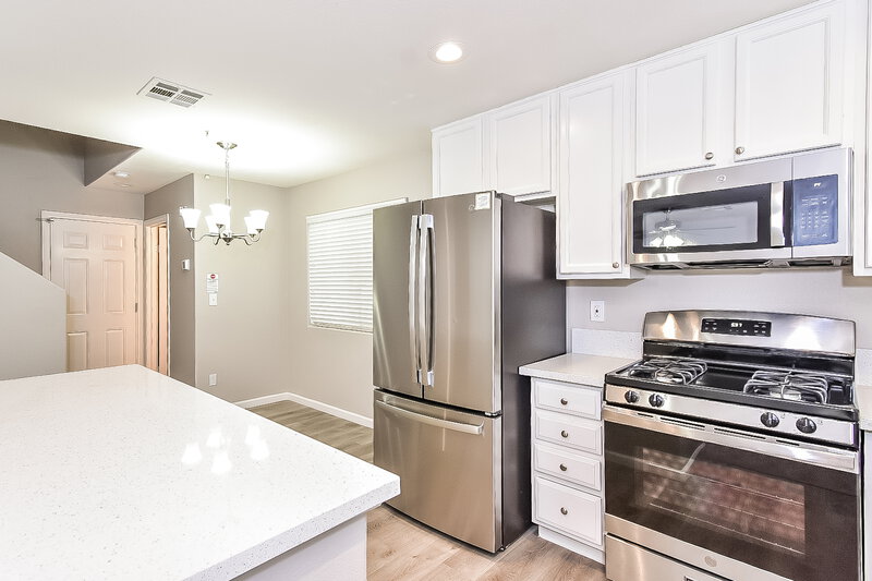 2,075/Mo, 3214 Sunrise Cove Ave North Las Vegas, NV 89031 Kitchen View 3