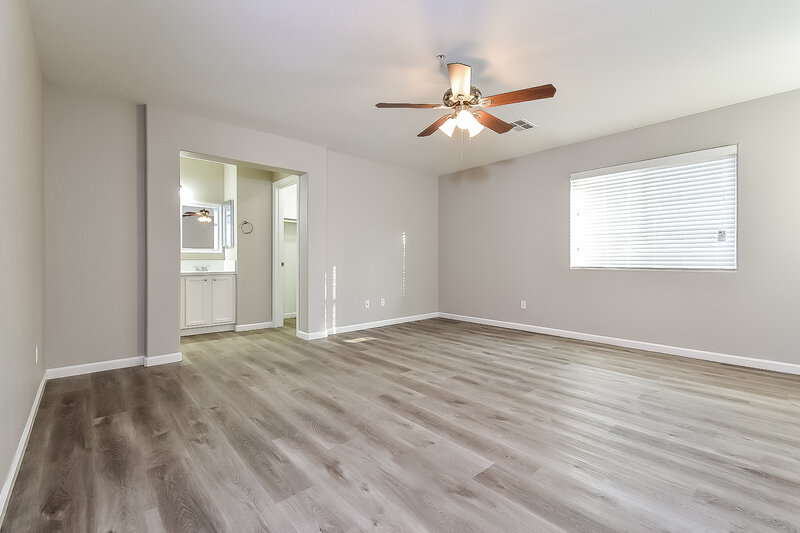 2,075/Mo, 3214 Sunrise Cove Ave North Las Vegas, NV 89031 Main Bedroom View 2