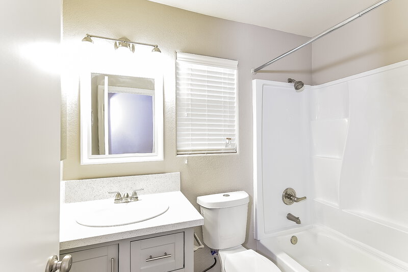 2,075/Mo, 3214 Sunrise Cove Ave North Las Vegas, NV 89031 Bathroom View