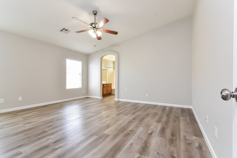 2,165/Mo, 5232 Painted Pebble St North Las Vegas, NV 89081 Main Bedroom View