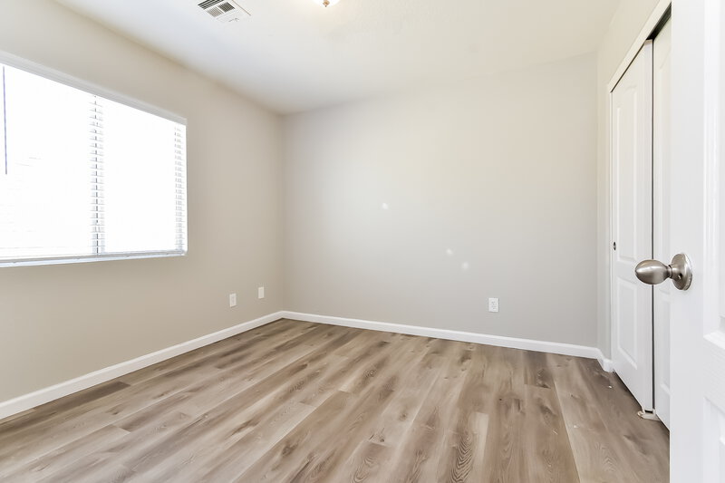 2,165/Mo, 5232 Painted Pebble St North Las Vegas, NV 89081 Bedroom View 3