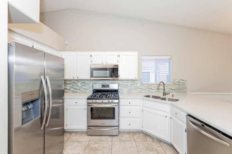 2,015/Mo, 5208 Still Breeze Ave Las Vegas, NV 89130 Kitchen View