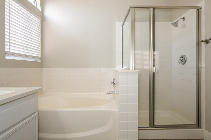 2,095/Mo, 3343 Rose Valley Street North Las Vegas, NV 89032 Main Bathroom View 2