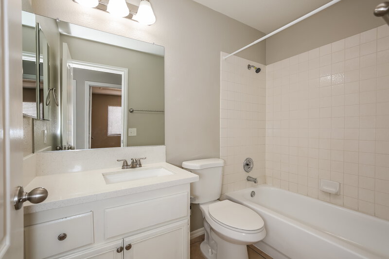 2,095/Mo, 3343 Rose Valley Street North Las Vegas, NV 89032 Bathroom View
