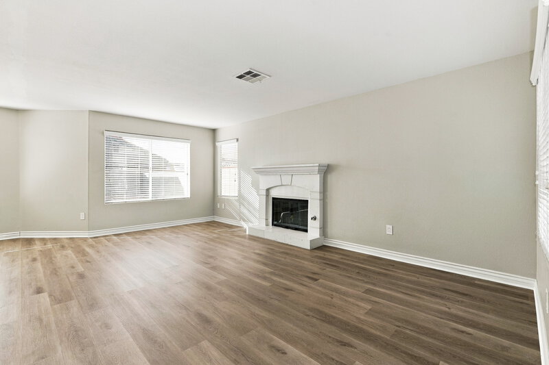 2,305/Mo, 1814 La Villa Dr North Las Vegas, NV 89031 Living Room View