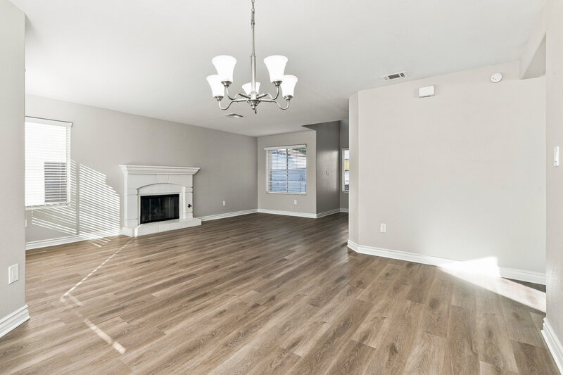 2,305/Mo, 1814 La Villa Dr North Las Vegas, NV 89031 Dining Room View