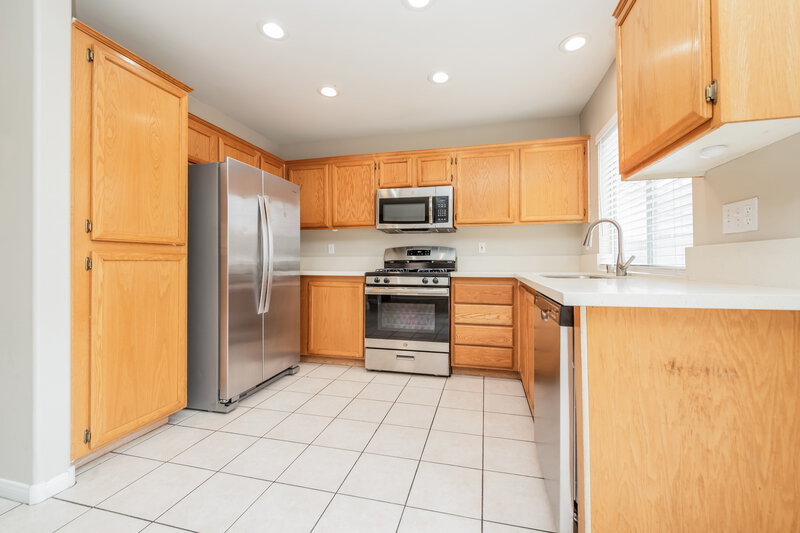 1,915/Mo, 4926 Rancho Domingo Ct North Las Vegas, NV 89031 Kitchen View