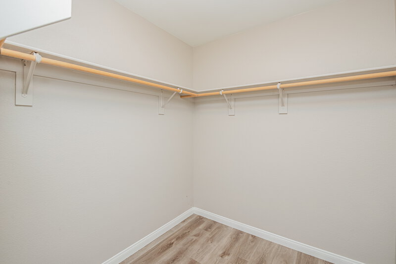 1,820/Mo, 10644 Gale Wind Court Las Vegas, NV 89129 Walk In Closet View