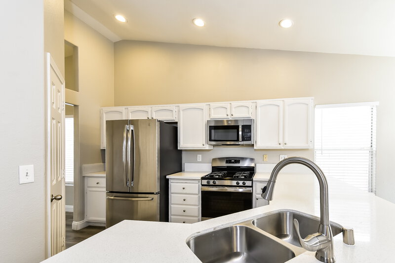 1,885/Mo, 3705 Iverson Lane North Las Vegas, NV 89032 Kitchen View