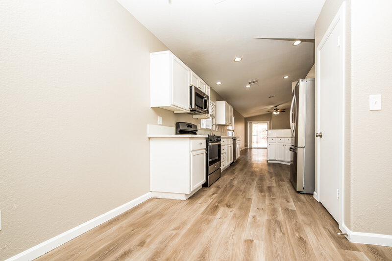 2,125/Mo, 4850 Drifting Pebble Street North Las Vegas, NV 89081 Dining Room View