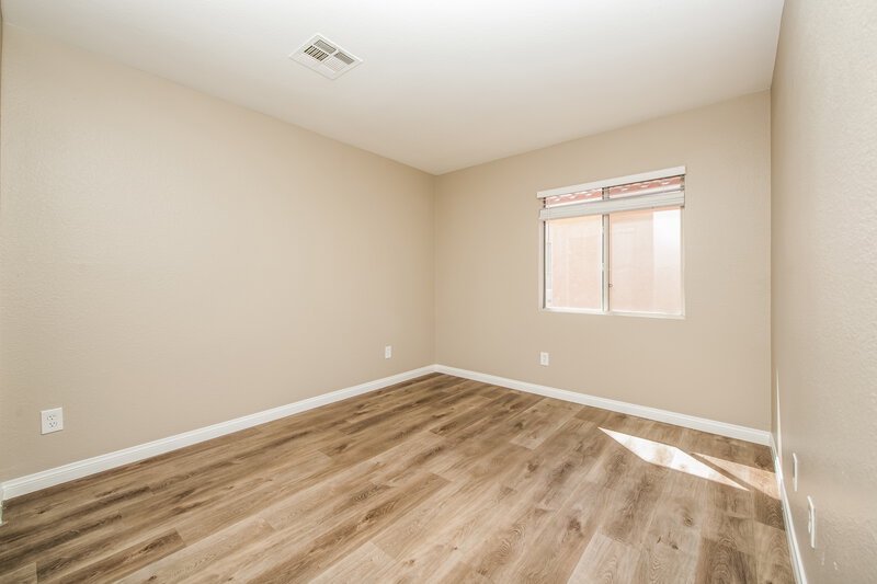 2,125/Mo, 4850 Drifting Pebble Street North Las Vegas, NV 89081 Bedroom View 3