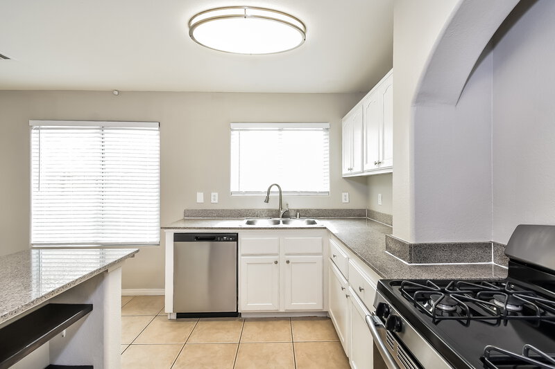 2,135/Mo, 7472 Celosia St Las Vegas, NV 89113 Kitchen View 2