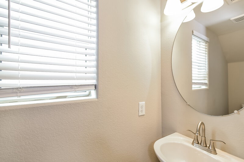 2,135/Mo, 7472 Celosia St Las Vegas, NV 89113 Bathroom View 2