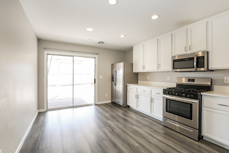 1,950/Mo, 7833 Lovely Pine Pl Las Vegas, NV 89143 Kitchen View
