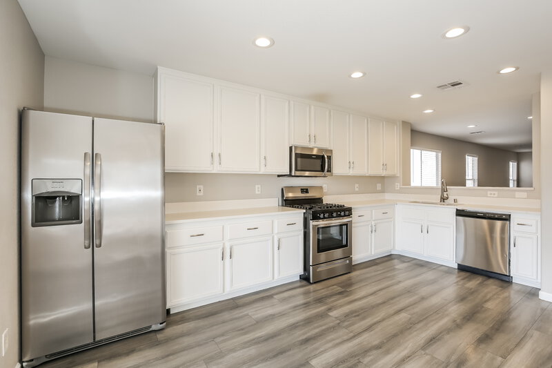 1,950/Mo, 7833 Lovely Pine Pl Las Vegas, NV 89143 Kitchen View 2