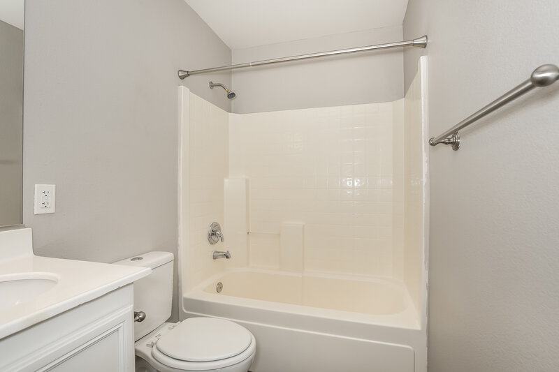 1,950/Mo, 7833 Lovely Pine Pl Las Vegas, NV 89143 Bathroom View