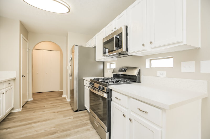 2,160/Mo, 9601 Brooks Lake Ave Las Vegas, NV 89148 Kitchen View
