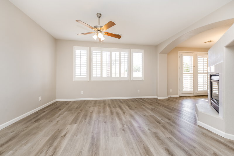 2,120/Mo, 5284 Vine Hill Ct North Las Vegas, NV 89031 Living Room View