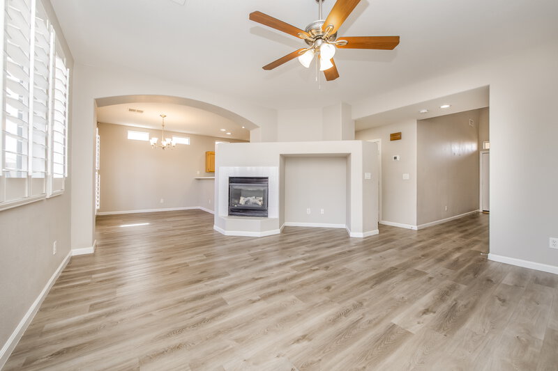 2,120/Mo, 5284 Vine Hill Ct North Las Vegas, NV 89031 Living Room View 2