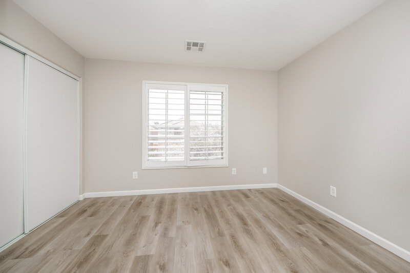 2,120/Mo, 5284 Vine Hill Ct North Las Vegas, NV 89031 Bedroom View 2