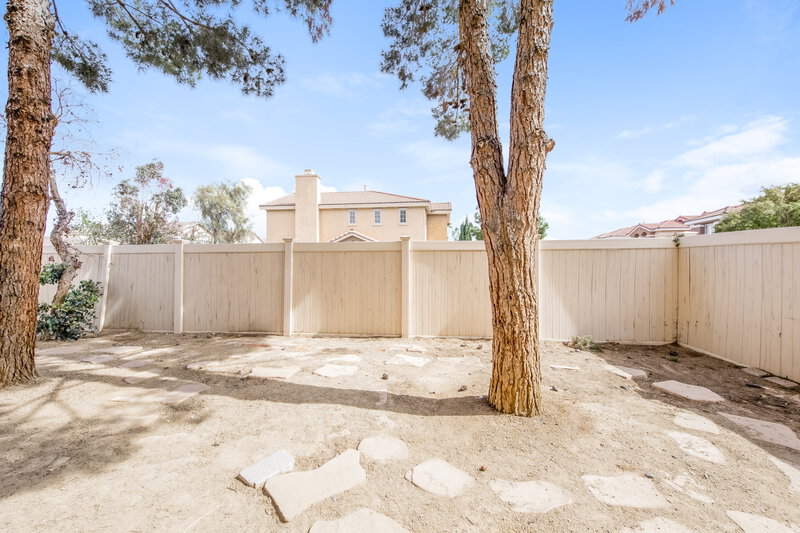 2,120/Mo, 5284 Vine Hill Ct North Las Vegas, NV 89031 Rear View