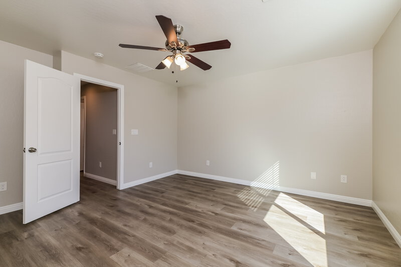 1,825/Mo, 6425 Kellyville Drive Las Vegas, NV 89122 Main Bedroom View