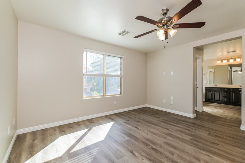 1,825/Mo, 6425 Kellyville Drive Las Vegas, NV 89122 Main Bedroom View 2
