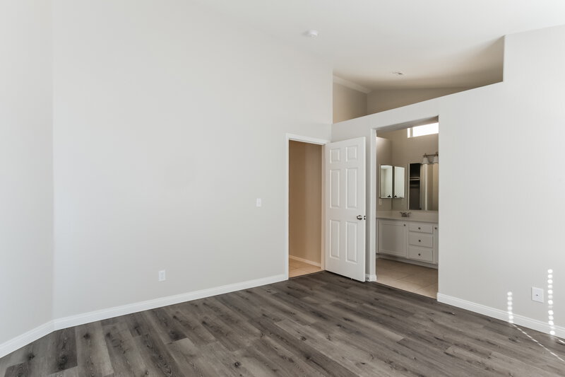 1,830/Mo, 4622 Wood View Street North Las Vegas, NV 89031 Master Bedroom View