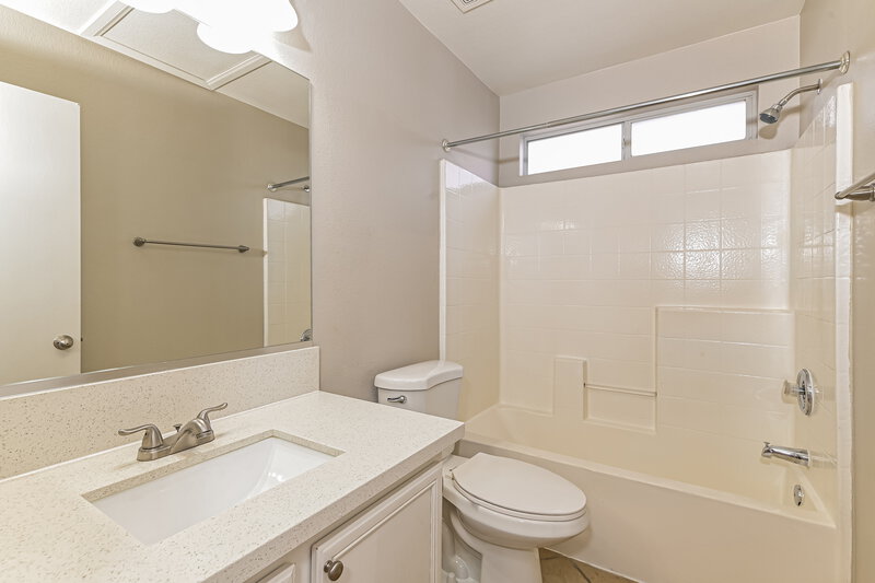 2,035/Mo, 718 Saratoga Springs St Henderson, NV 89015 Bathroom View