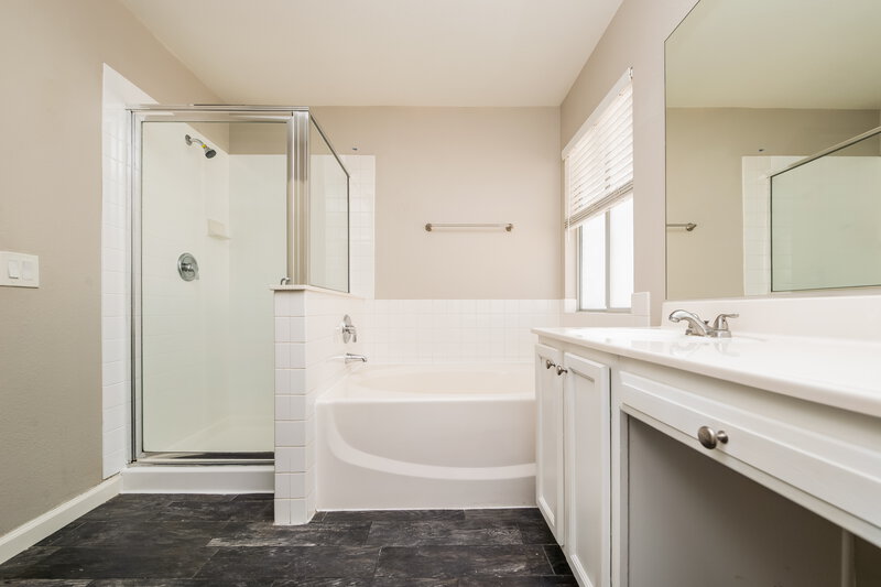 1,970/Mo, 5005 Glittering Star Ct Las Vegas, NV 89130 Main Bathroom View