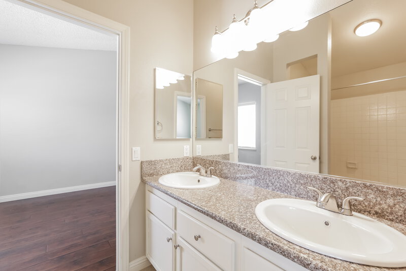 3,240/Mo, 7217 Chesterton Drive Las Vegas, NV 89128 Bathroom View