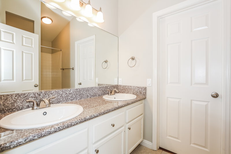 2,240/Mo, 7217 Chesterton Drive Las Vegas, NV 89128 Bathroom View