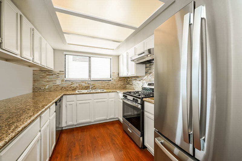 3,130/Mo, 405 Tobler Drive Las Vegas, NV 89145 Kitchen View