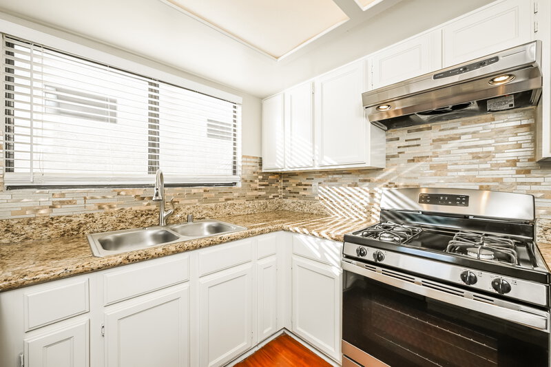 3,130/Mo, 405 Tobler Drive Las Vegas, NV 89145 Kitchen View 2