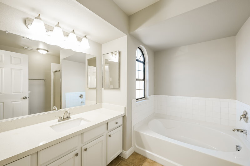 3,130/Mo, 405 Tobler Drive Las Vegas, NV 89145 Main Bathroom View