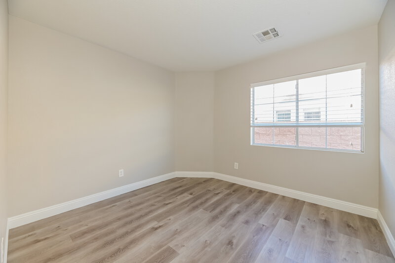 2,320/Mo, 4017 Aaron Scott Street North Las Vegas, NV 89032 Bedroom View