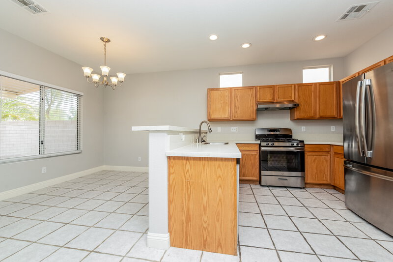 1,990/Mo, 5044 Drifting Creek Ave Las Vegas, NV 89130 Kitchen View
