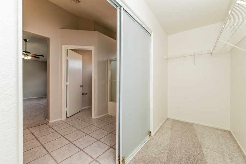 1,990/Mo, 5044 Drifting Creek Ave Las Vegas, NV 89130 Walk In Closet View