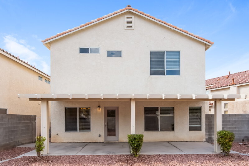 1,990/Mo, 5044 Drifting Creek Ave Las Vegas, NV 89130 Rear View