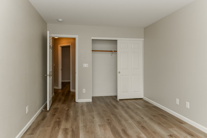2,150/Mo, 3409 Greenwood Springs Drive Las Vegas, NV 89122 Bedroom View 4