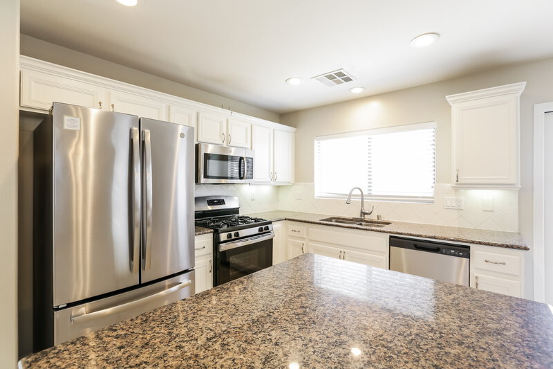 2,130/Mo, 5248 Judkins Dr Las Vegas, NV 89122 Kitchen View