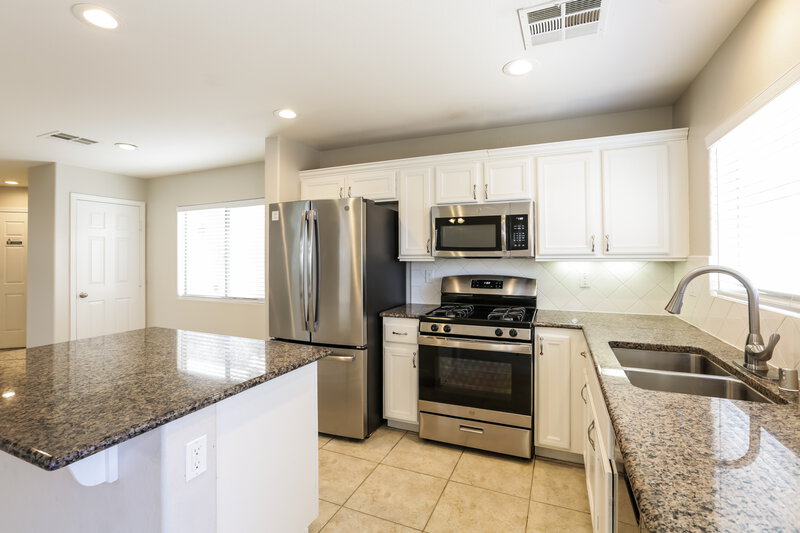 2,130/Mo, 5248 Judkins Dr Las Vegas, NV 89122 Kitchen View 2