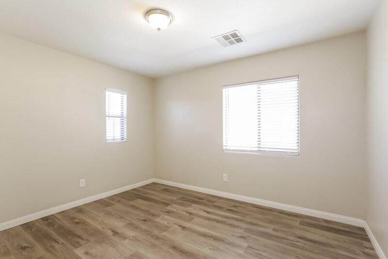 2,130/Mo, 5248 Judkins Dr Las Vegas, NV 89122 Bedroom View 2