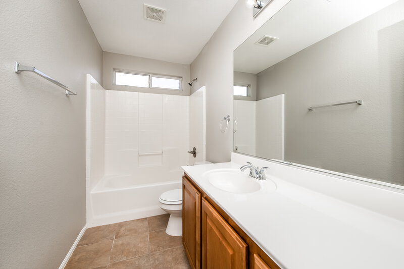 2,300/Mo, 8437 Spencer Canyon St Las Vegas, NV 89166 Bathroom View