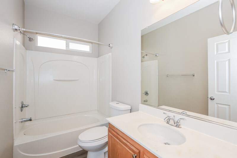2,255/Mo, 2316 Cockatiel Dr North Las Vegas, NV 89084 Bathroom View 2
