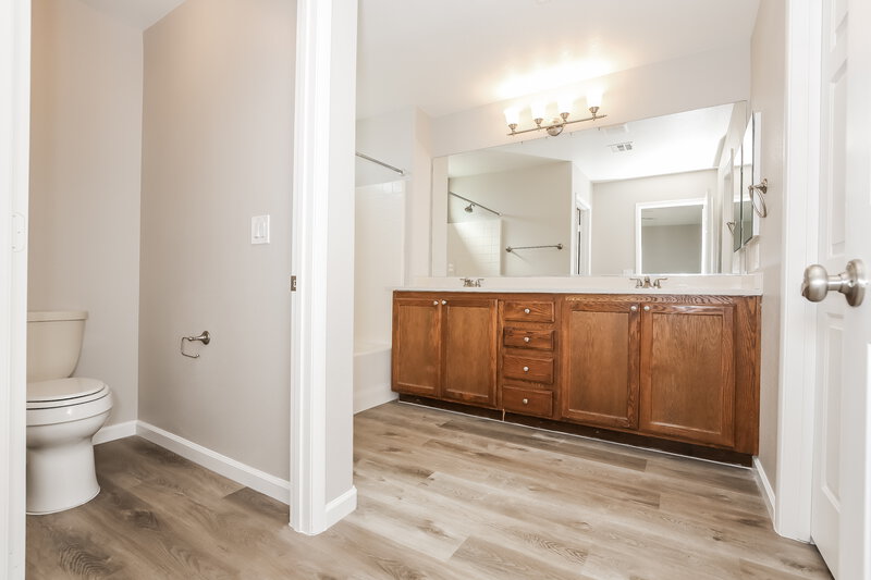 2,265/Mo, 3533 Terneza Ave North Las Vegas, NV 89081 Master Bathroom View 2