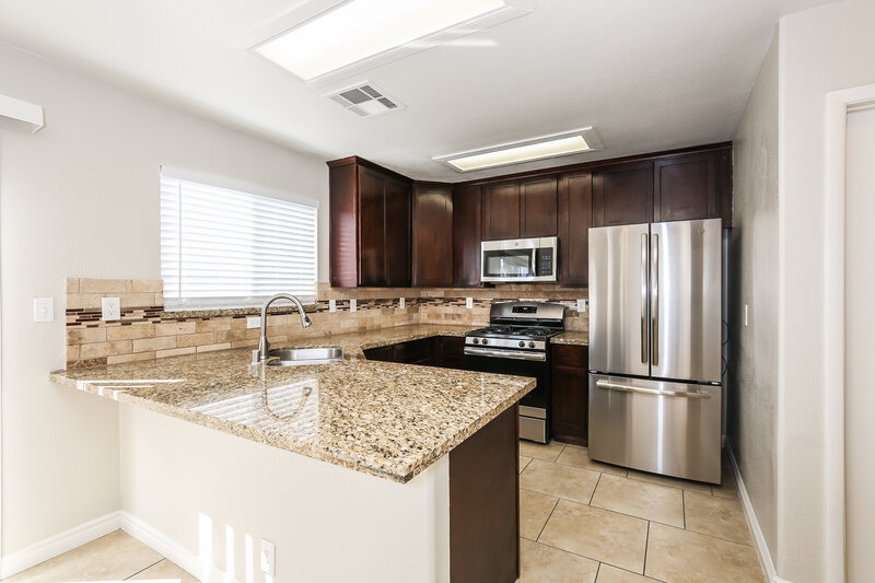 2,000/Mo, 7909 Rustic Canyon Court Las Vegas, NV 89131 Kitchen View