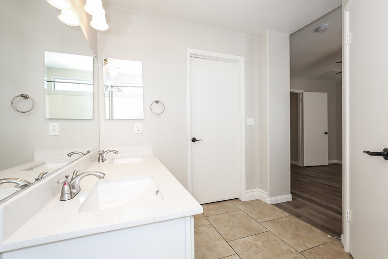 2,000/Mo, 7909 Rustic Canyon Court Las Vegas, NV 89131 Master Bathroom View