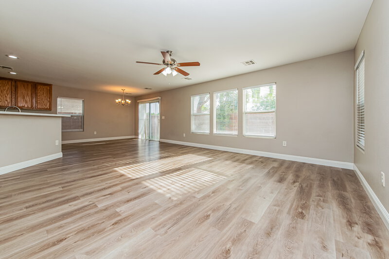 2,075/Mo, 5820 Gemstone Peak St North Las Vegas, NV 89031 Living Room View